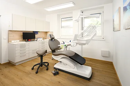 Neu renovierter Behandlungsraum 1